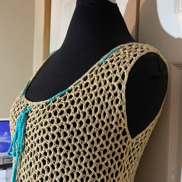 Umgee Crocheted Sleeveless Tunic Top/Pullover Vest Asymmetrical Hemline Boho S/M - Picture 9 of 16